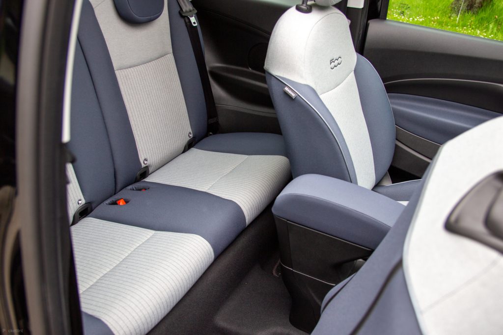 157014-cars-review-interior-image2-teane6asyi