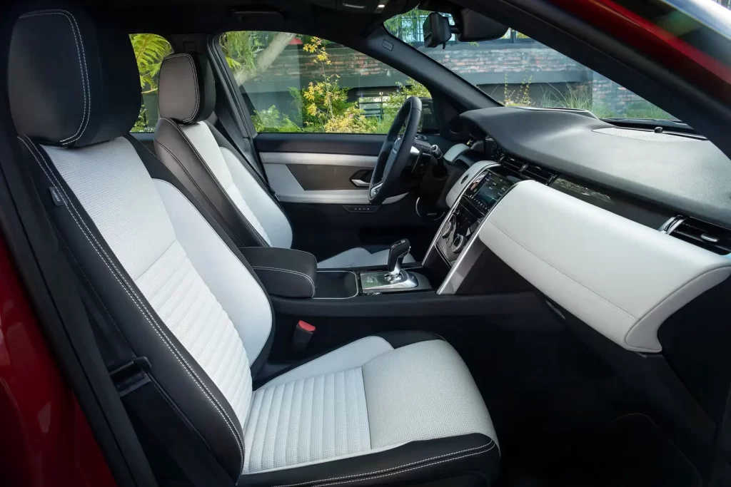 91-land-rover-discovery-sport-2019-official-pics-cabin